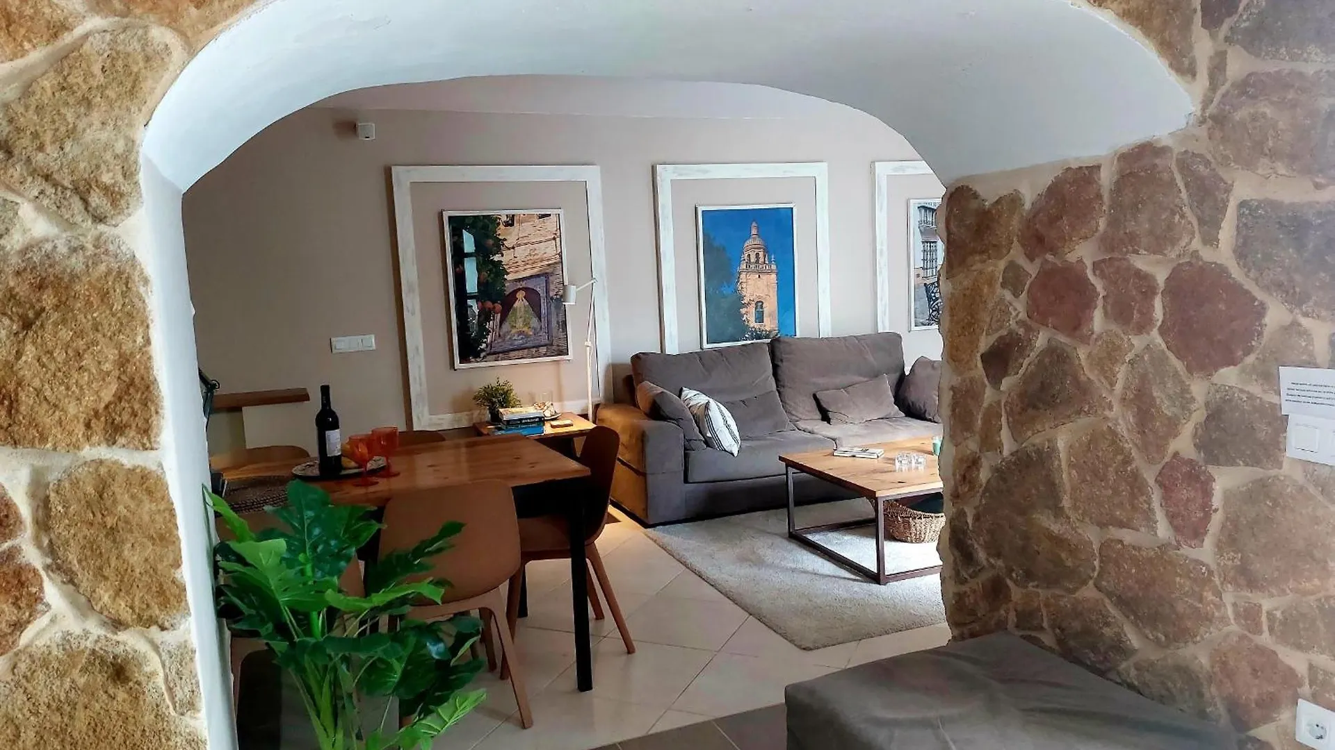 Medina Sidonia, Luxury Historic Modern Townhouse, Swimming Pool, Terraces, Sea View. Lägenhet