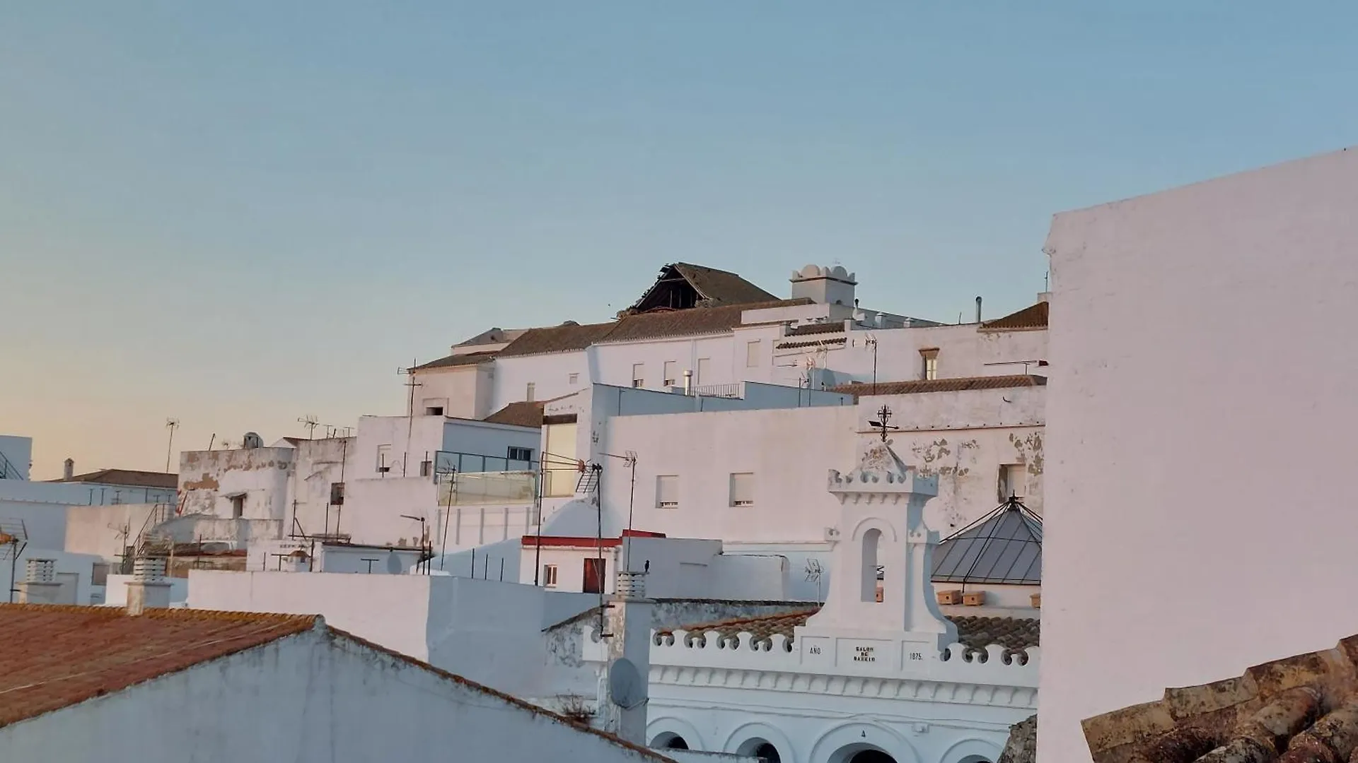 Medina Sidonia, Luxury Historic Modern Townhouse, Swimming Pool, Terraces, Sea View. Lägenhet