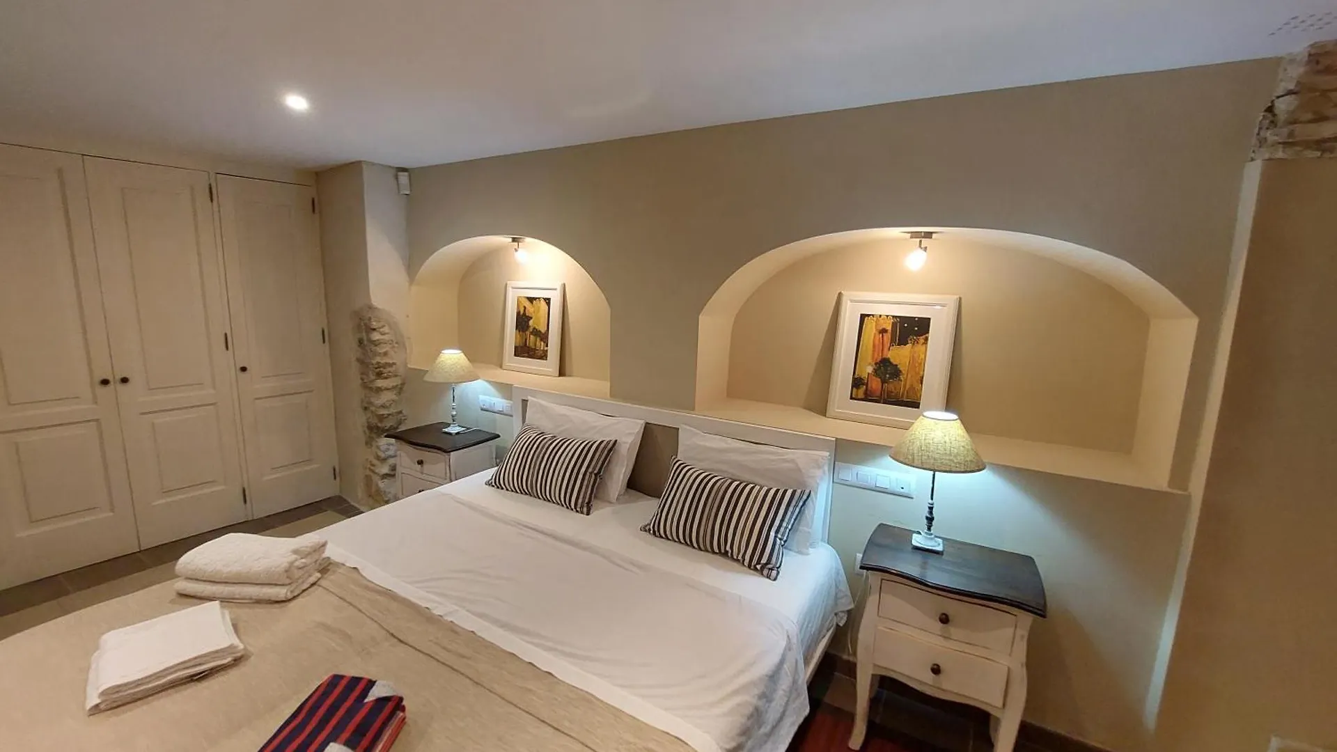 Medina Sidonia, Luxury Historic Modern Townhouse, Swimming Pool, Terraces, Sea View.公寓 公寓