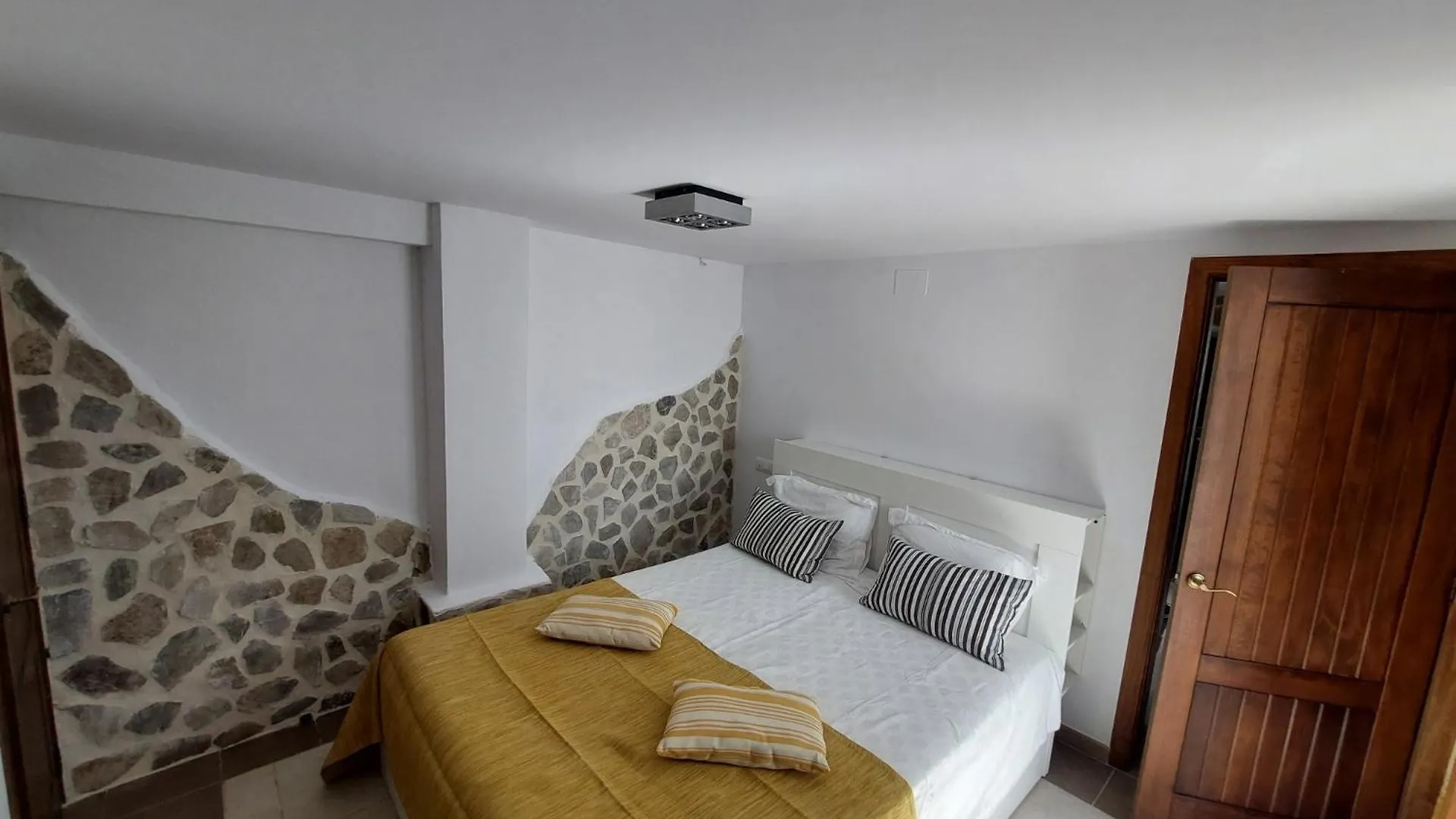 Medina Sidonia, Luxury Historic Modern Townhouse, Swimming Pool, Terraces, Sea View. Lägenhet 0*, Medina-Sidonia