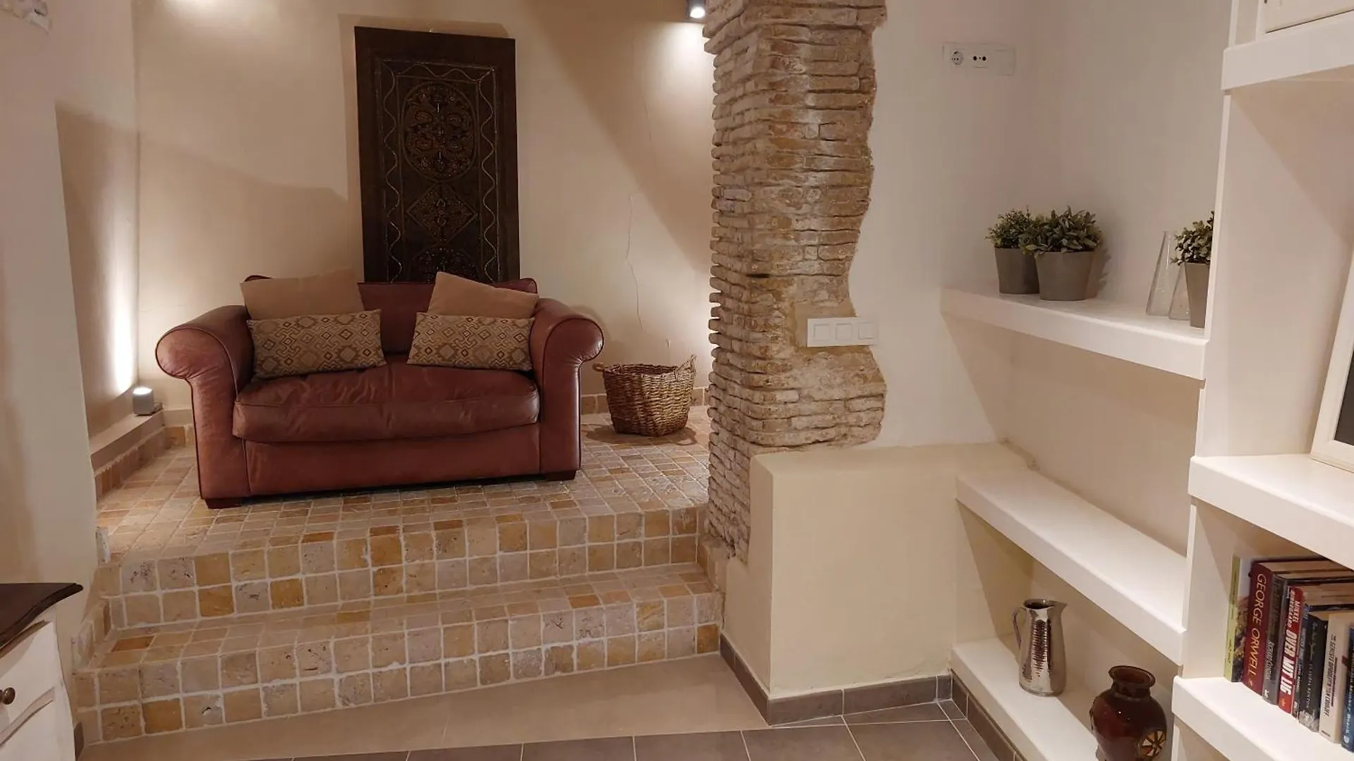 Medina Sidonia, Luxury Historic Modern Townhouse, Swimming Pool, Terraces, Sea View. Apartment 0*, Medina-Sidonia