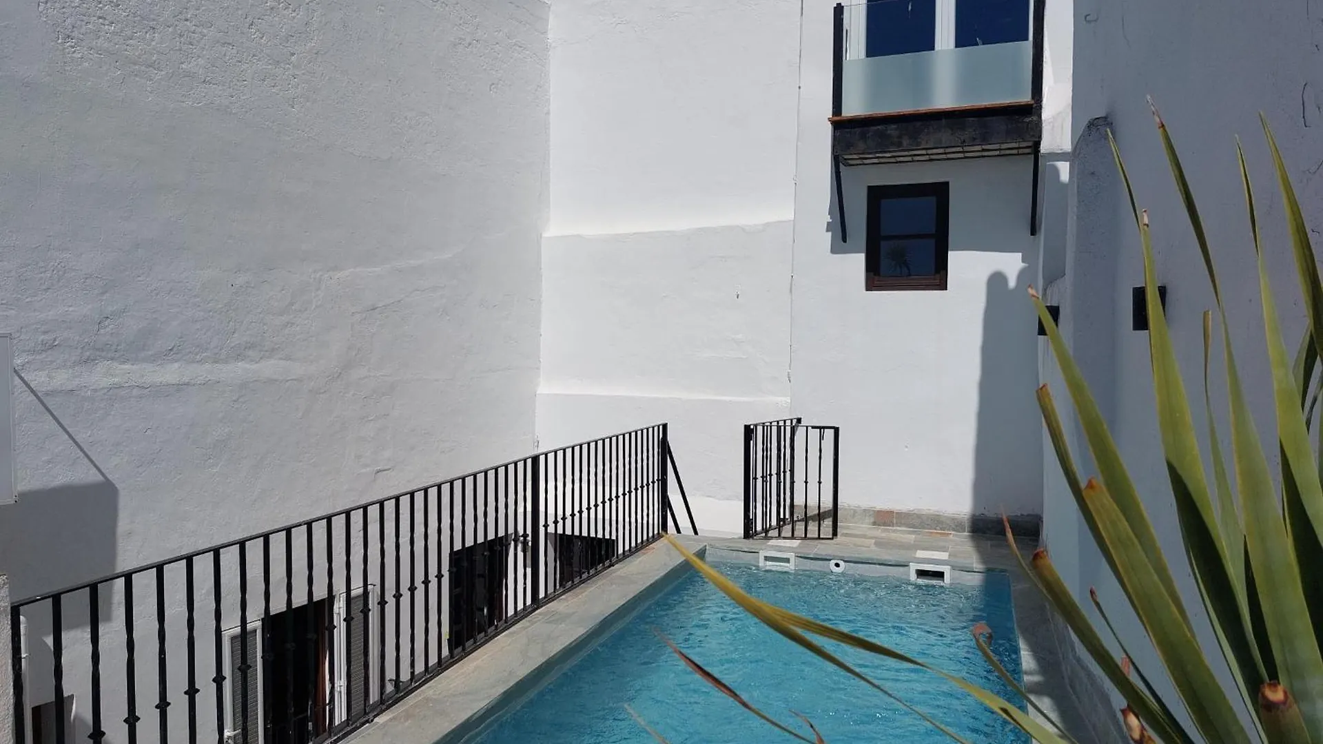Medina Sidonia, Luxury Historic Modern Townhouse, Swimming Pool, Terraces, Sea View. Apartment Spain