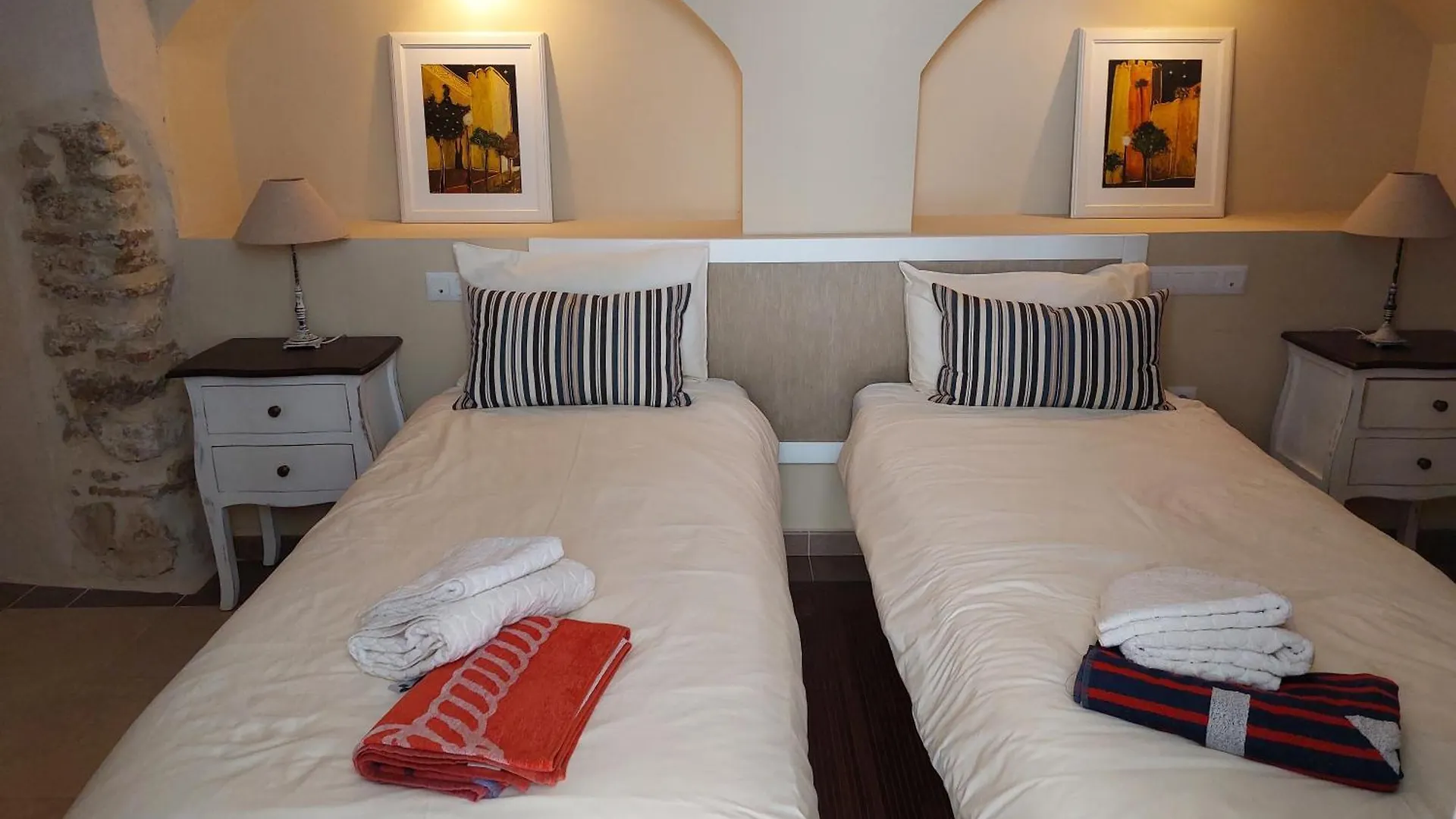 Medina Sidonia, Luxury Historic Modern Townhouse, Swimming Pool, Terraces, Sea View. Apartment